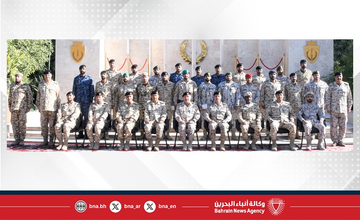 تخريج عدد من الدورات العسكرية المتخصصة للضباط في حفل أقيم بقوة دفاع البحرين